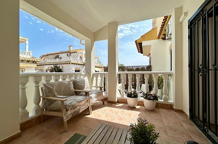 Geschakelde woning in Orihuela