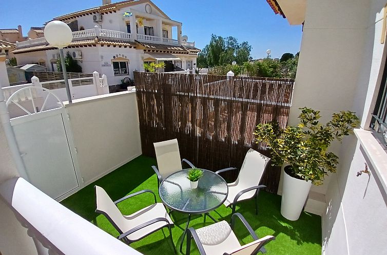 Geschakelde woning in Orihuela