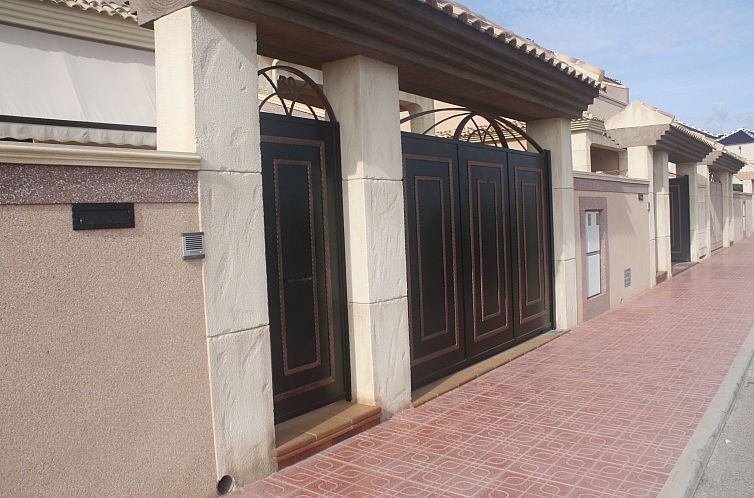 Geschakelde woning in Orihuela