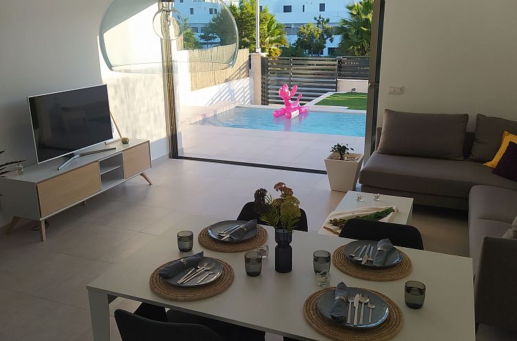 Geschakelde woning in Orihuela