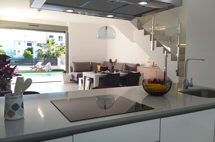 Geschakelde woning in Orihuela