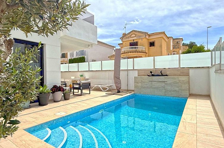 Geschakelde woning in Orihuela