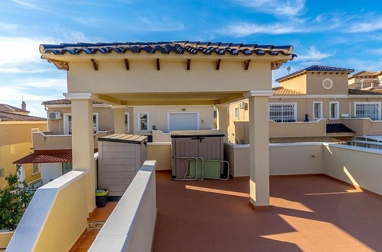 Geschakelde woning in Orihuela