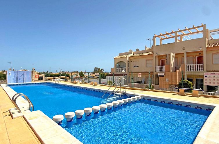 Geschakelde woning in Orihuela