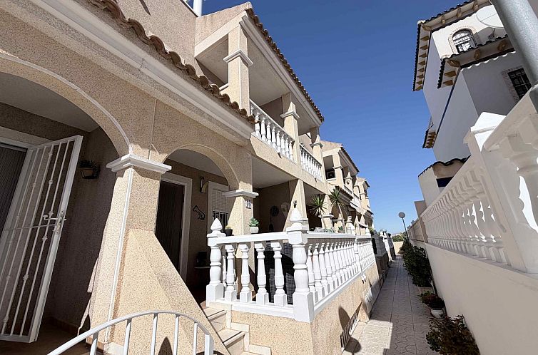 Geschakelde woning in Orihuela