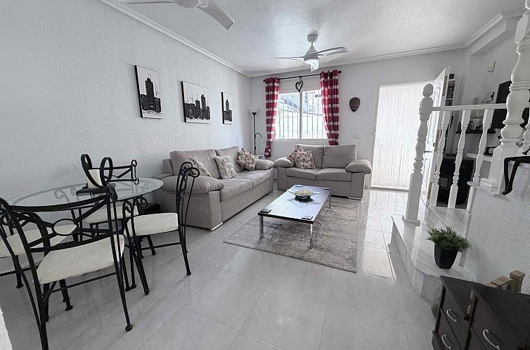 Geschakelde woning in Orihuela