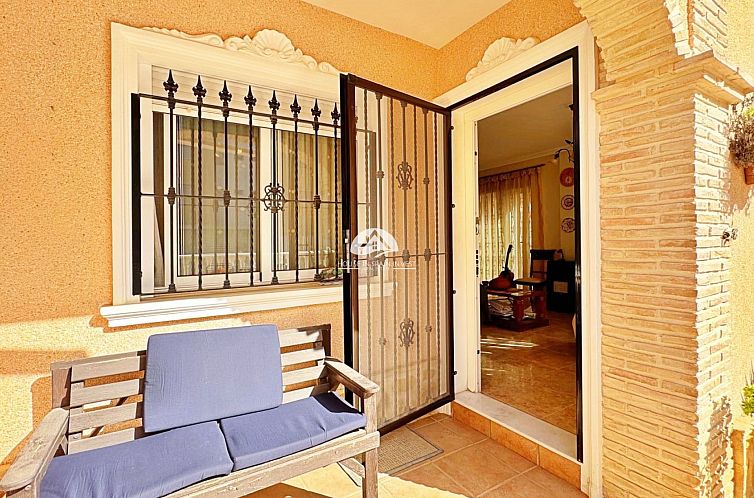 Geschakelde woning in Orihuela