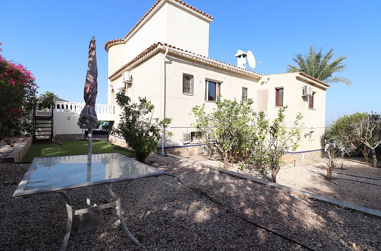 Chalet in Almoradí