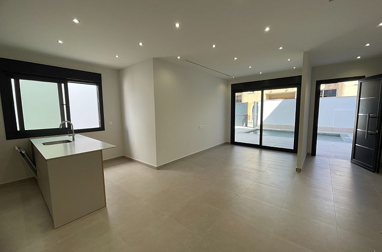 Vrijstaande woning in Almoradí