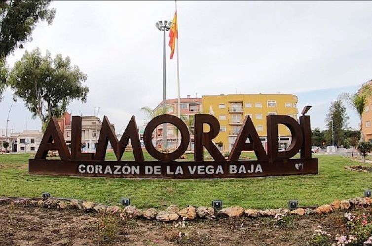 Vrijstaande woning in Almoradí