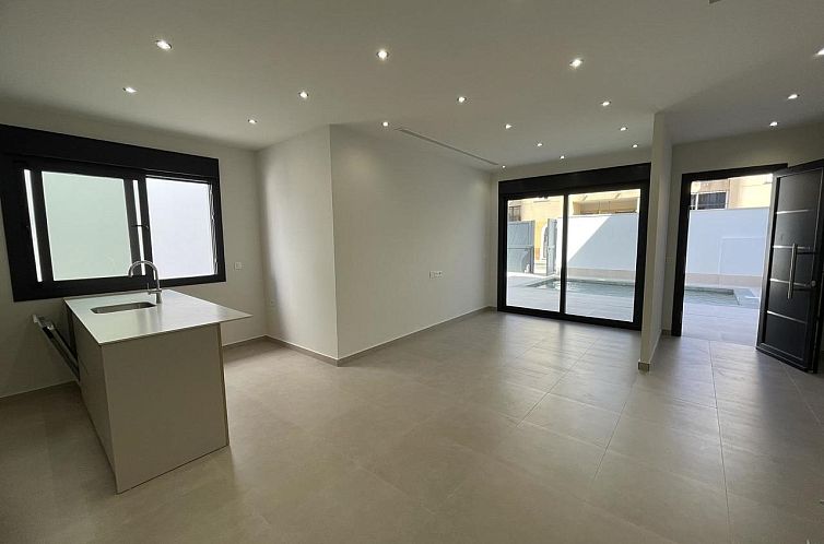 Vrijstaande woning in Almoradí