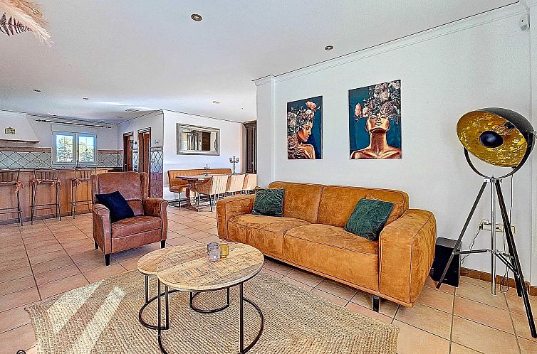 Vrijstaande woning in Monovar