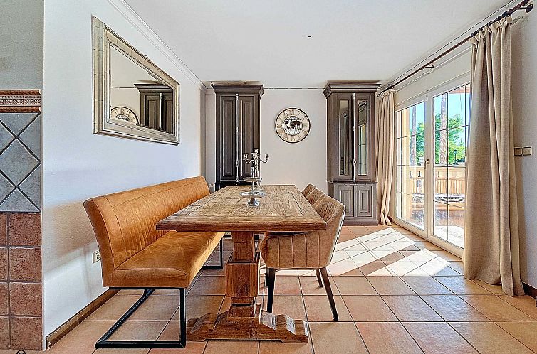 Vrijstaande woning in Monovar