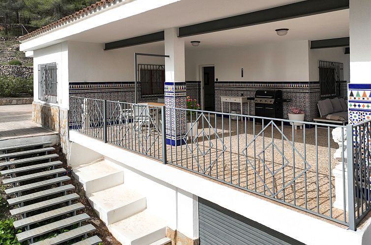 Vrijstaande woning in Monovar