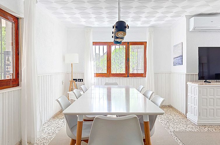 Vrijstaande woning in Monovar