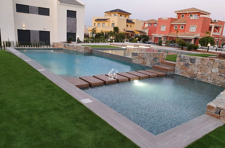 Geschakelde woning in Torrevieja