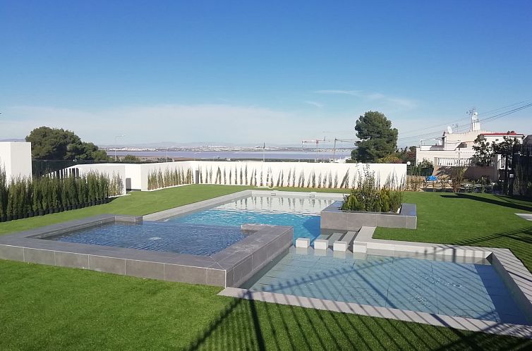 Geschakelde woning in Torrevieja