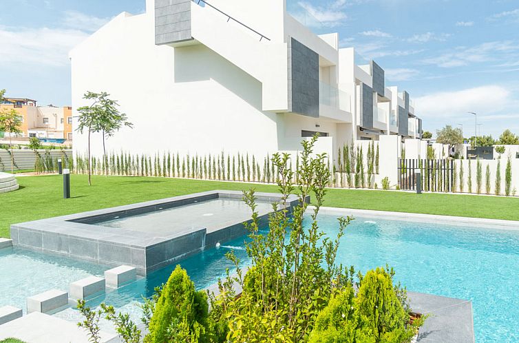 Geschakelde woning in Torrevieja