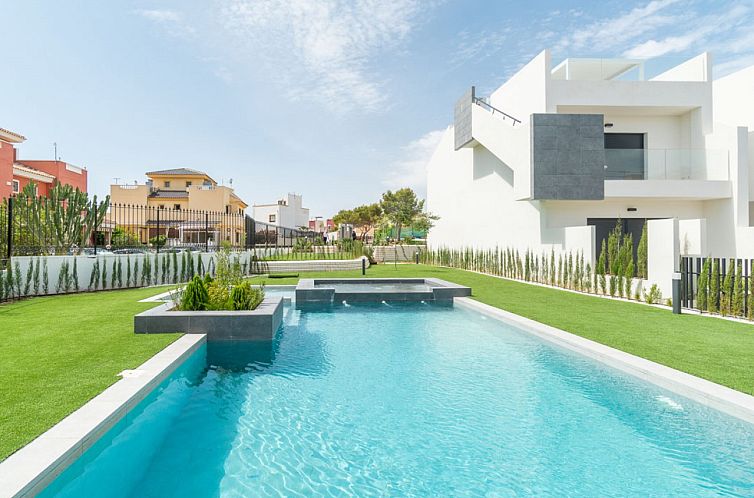 Geschakelde woning in Torrevieja