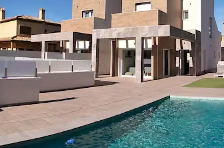 Twee-onder-een-kap villa Domicil de Luxe 21 gasten