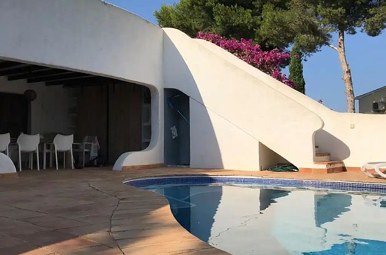 Casa Amarilla