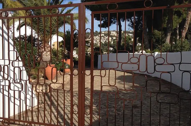 Casa Amarilla