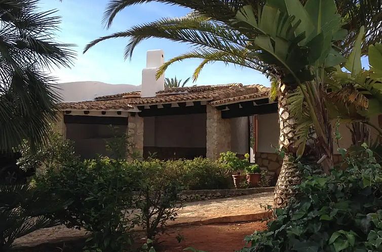 Casa Amarilla