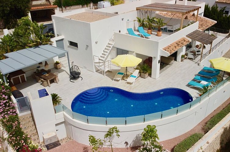 Entspannen Sie sich in Casa Epica Benissa, einem luxurioesen Ferienhaus mit Pool in Benissa-Costa, Costa Blanca, Spanien.