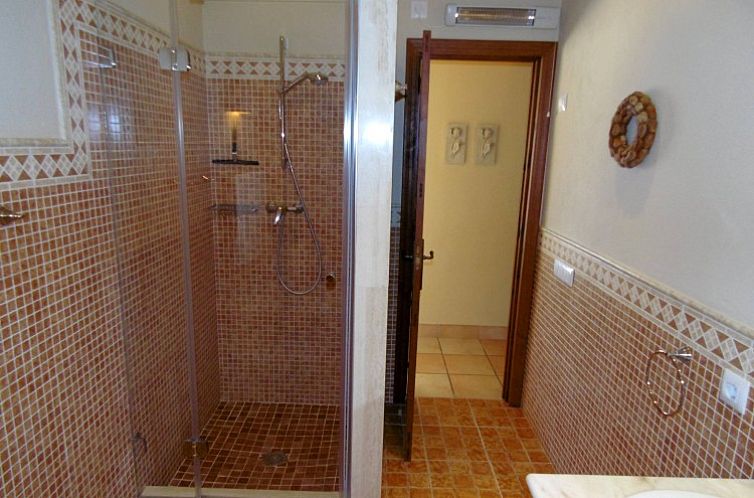 Ref:121)Casa Ronald luxe op zijn best met wat zeezicht, goed