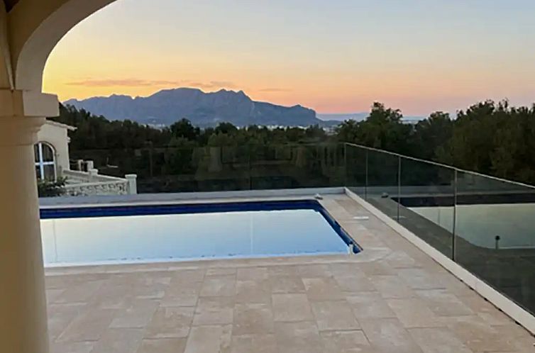Casa Luna Blanc