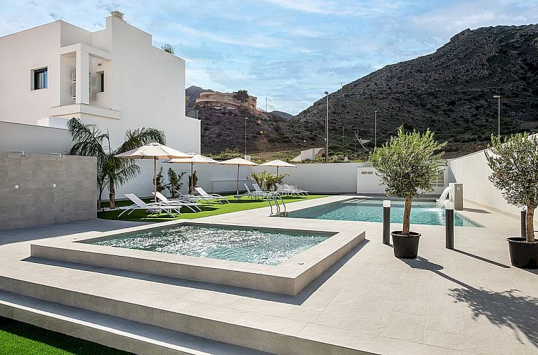 Geschakelde woning in Cox