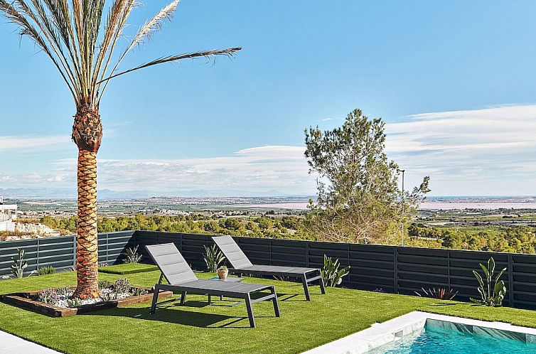 Vrijstaande woning in San Miguel de Salinas