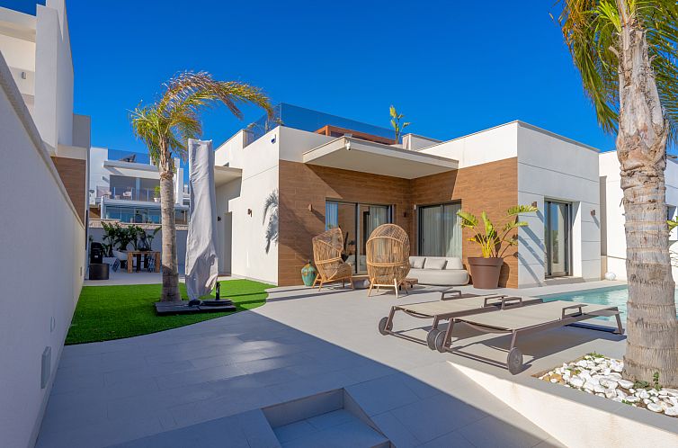 Vrijstaande woning in San Miguel de Salinas