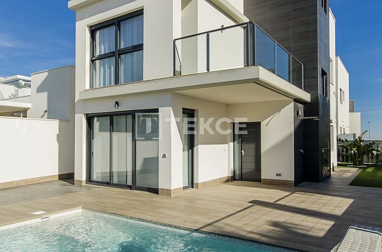 Vrijstaande woning in San Miguel de Salinas