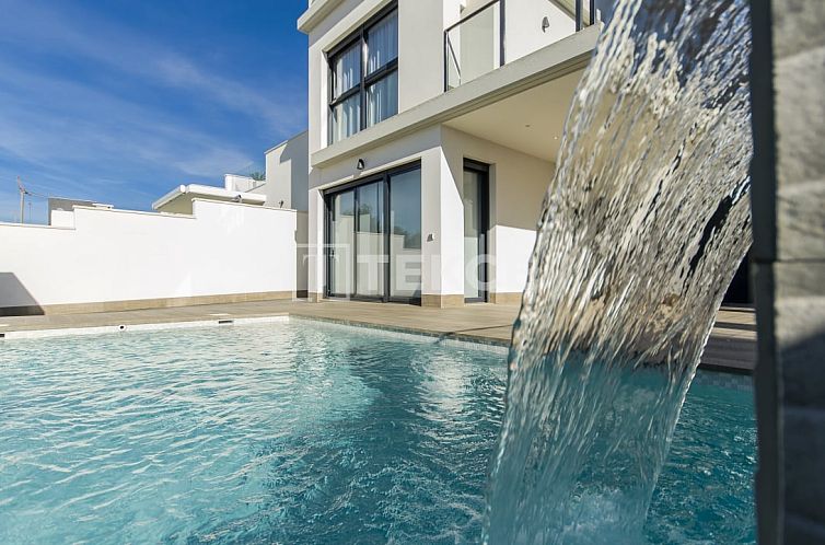 Vrijstaande woning in San Miguel de Salinas