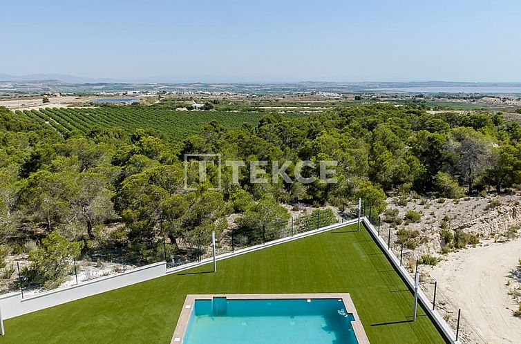 Vrijstaande woning in San Miguel de Salinas