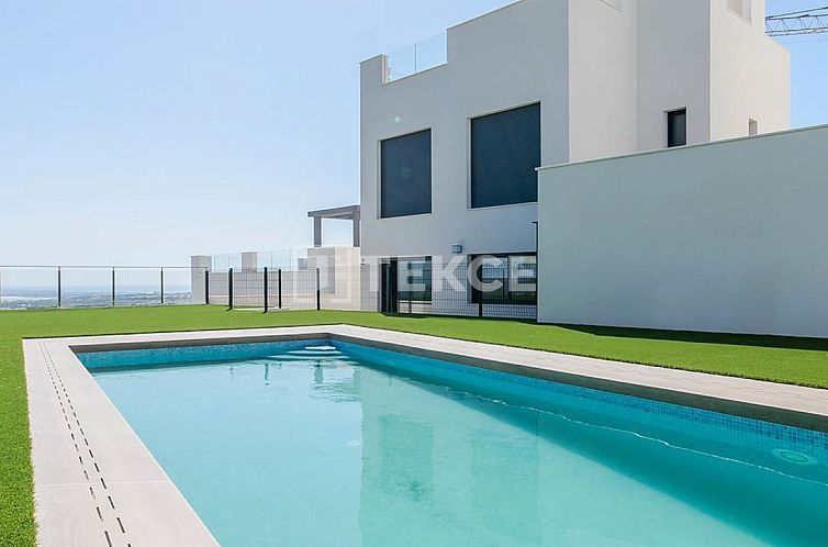 Vrijstaande woning in San Miguel de Salinas