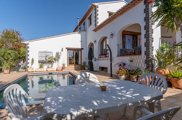Vrijstaande woning in Alcalalí