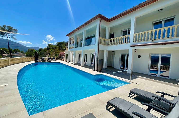 Vrijstaande woning in Alcalalí