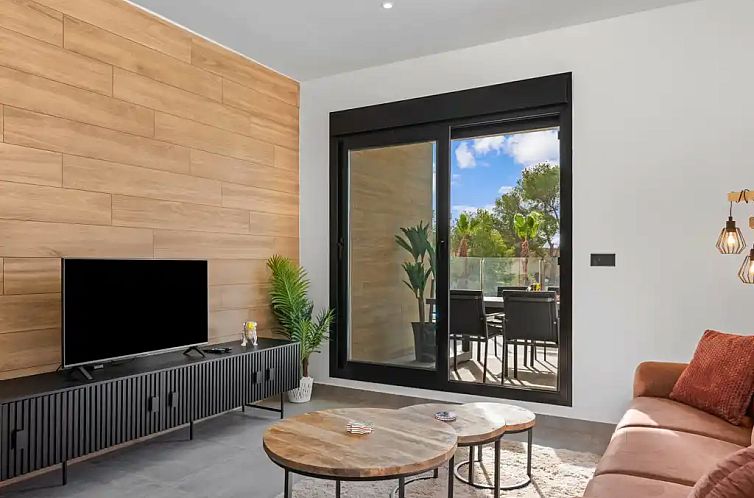 Zonnig appartement met mega terras