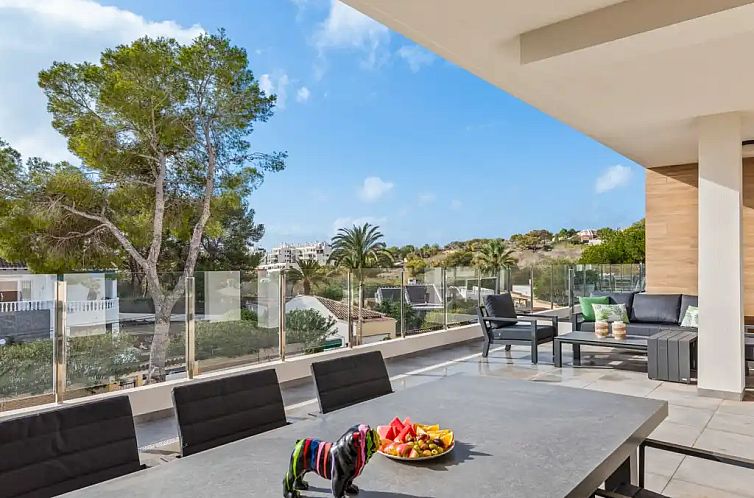 Zonnig appartement met mega terras