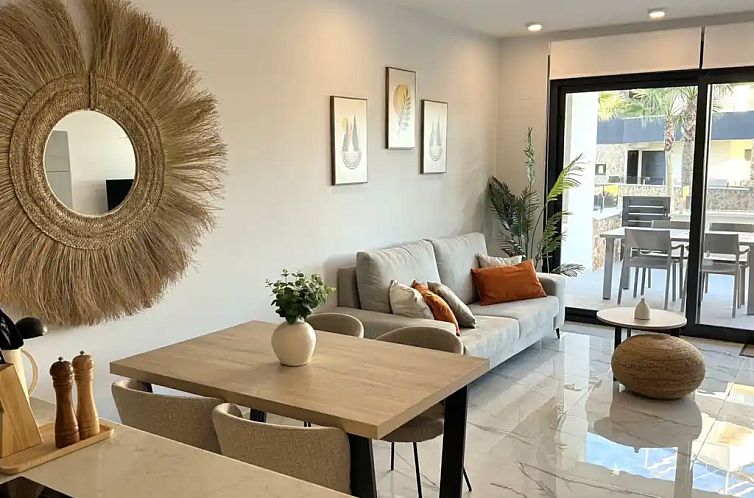 Luxe apt Torrevieja zwembad