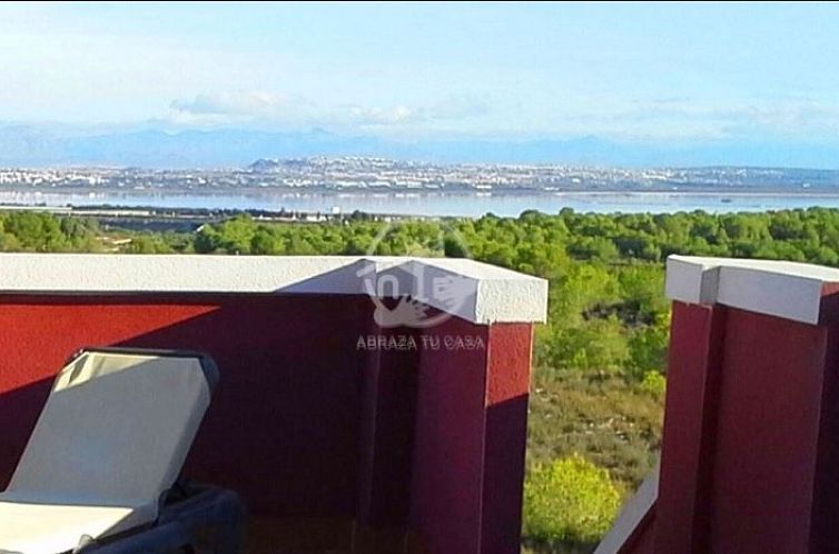 Geniessen Sie einen atemberaubenden Blick auf die Natur von der Terrasse der Cassasuenia Wohnung in Orihuela Costa, Costa Blanca.