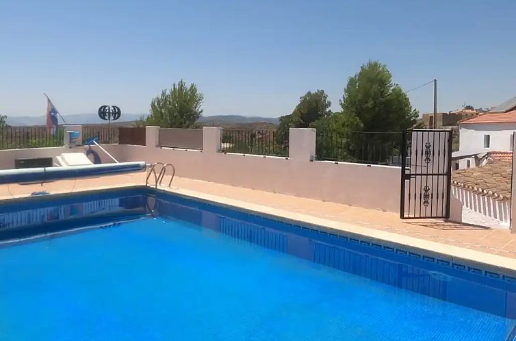 Cortijo naturista con vistas