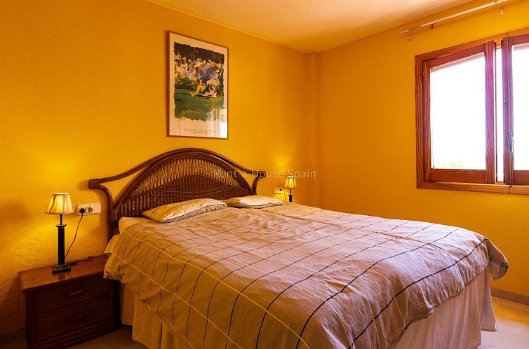 Ref 101) Mooi appartement met heerlijke avond zon 