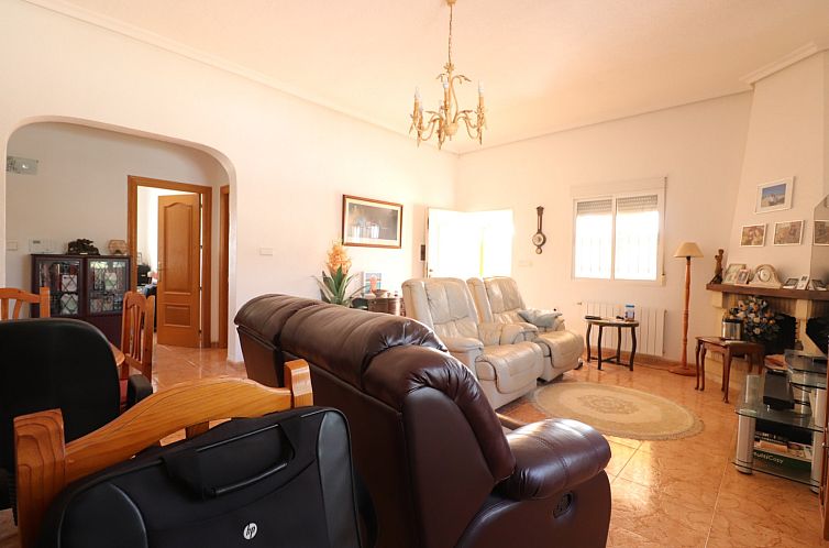 Vrijstaande woning in Albatera