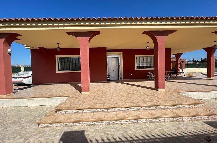 Vrijstaande woning in Albatera