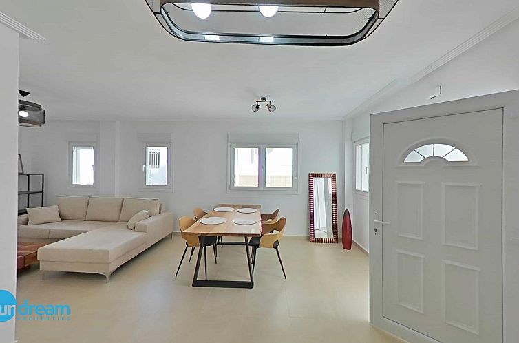 Vrijstaande woning in La Marina