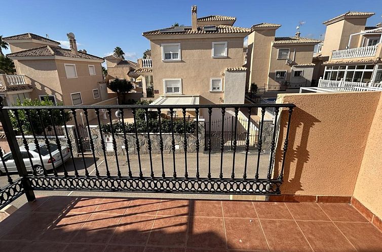 Geschakelde woning in Punta Prima