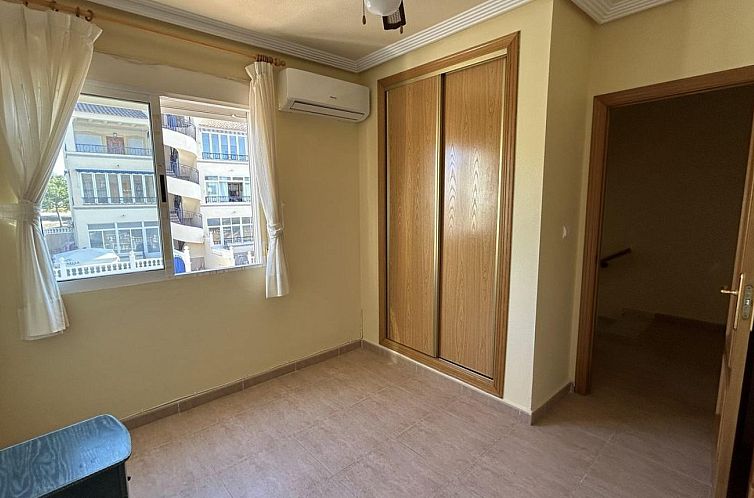 Geschakelde woning in Punta Prima